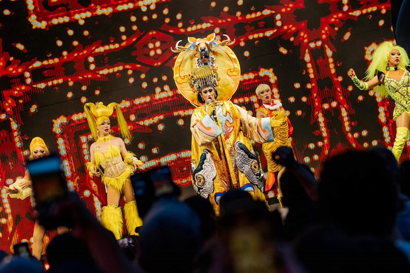 The first Taiwanese winner of RuPaul's Drag Race, Nymphia Wind (center), and members of Haus of Wind perform on stage at the Taiwan Pavilion on Thursday. Photo courtesy of the Ministry of Culture