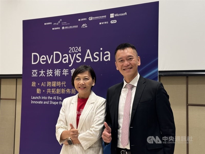 Microsoft Taiwan General Manager Sien Pien (right) and chief operating officer Flora Chen. CNA photo Aug. 12, 2024