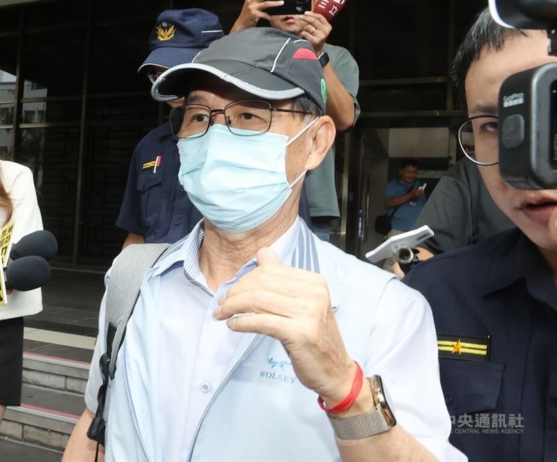 Former Taipei Deputy Mayor Pong Cheng-sheng (center). CNA photo Aug. 12, 2024