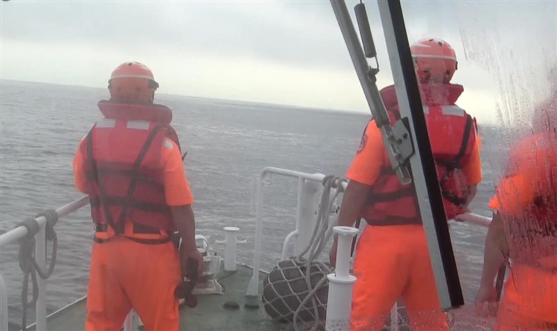 Taiwanese coast guard officers conduct a search and rescue operation near Dongding on Saturday. Photo courtesy of the CGA