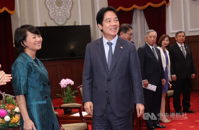 President Lai Ching-te (right) and head of Japan's LDP youth division Takako Suzuki. CNA photo Aug. 20, 2024