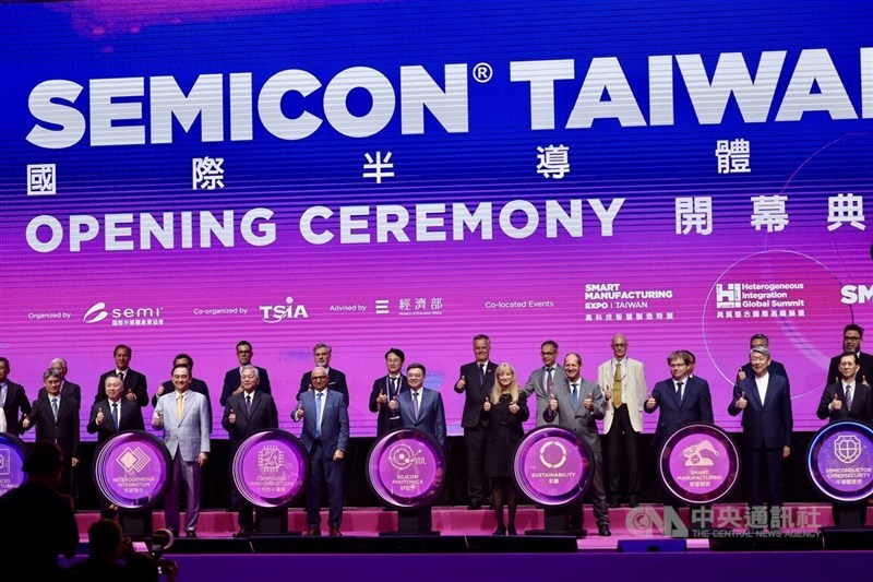 SEMI President and CEO Ajit Manocha (front row, fifth left) and Premier Cho Jung-tai (front row, sixth left) are pictured at the opening ceremony of the 2024 SEMICON Taiwan in Taipei Wednesday. CNA photo Sept. 4, 2024