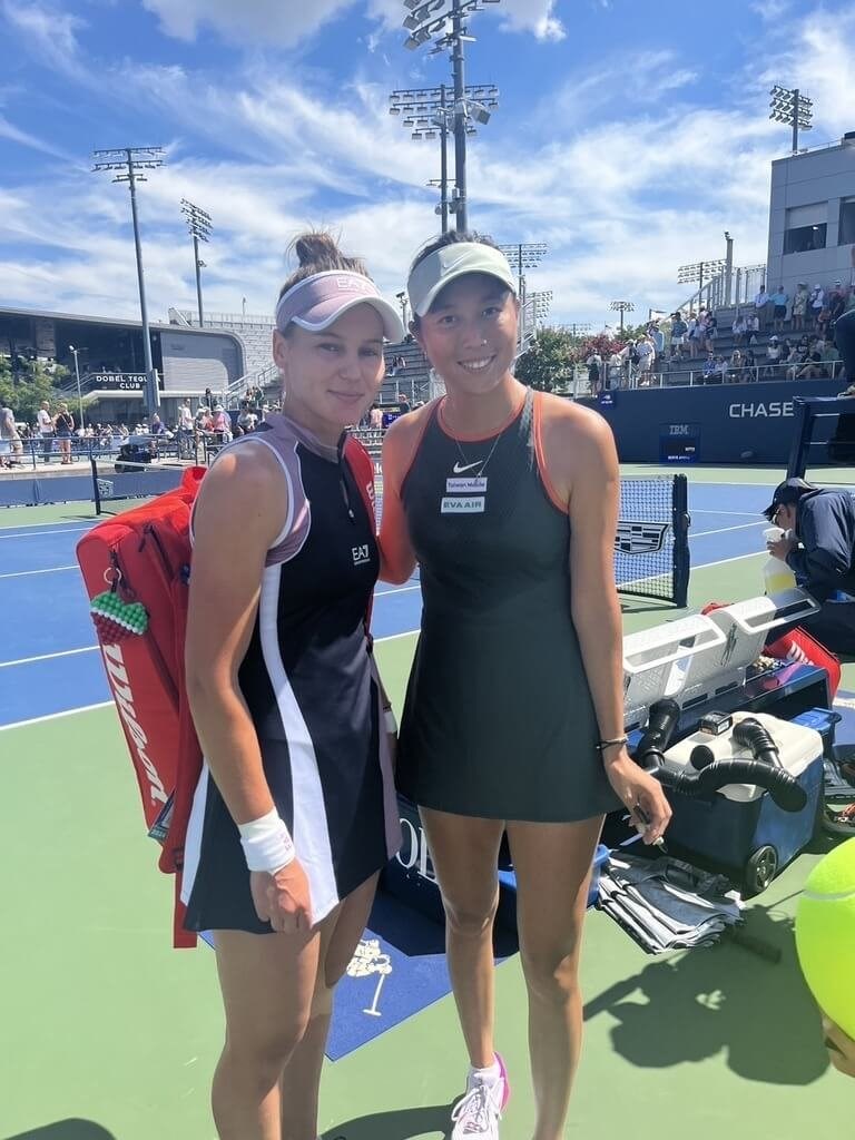 Taiwanese tennis player Chan Hao-ching (right) and her women's doubles partner Veronika Kudermetova pose for a picture at the U.S. Open. Photo courtesy of Liu Hsueh-chen