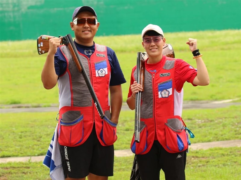 Yang Kun-pi (left) and Liu Wan-yu. Photo courtesy of Chinese Taipei Shooting Association