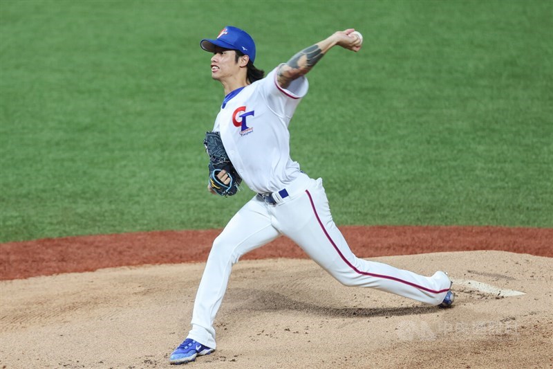 Left-handed pitcher Lin Yu-min plays for Taiwan at the 2022 Asian Games. CNA file photo