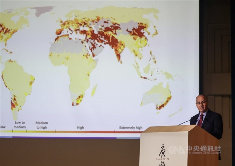 Research chemist Omar M. Yaghi delivers his Tang Prize in Sustainable Development lecture on Saturday. CNA photo Sept. 28, 2024