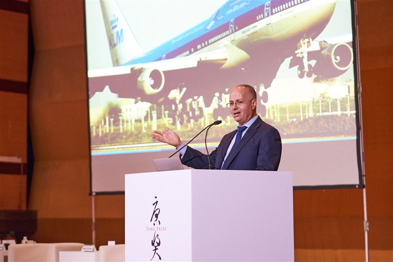 Winner of the Tang Prize in Sustainable Development Omar M. Yaghi speaks at a Tang Prize Masters' Forum at National Yang Ming Chiao Tung University in Taiwan's northern city of Hsinchu Tuesday. Photo courtesy of Tang Prize Foundation Oct. 1, 2024