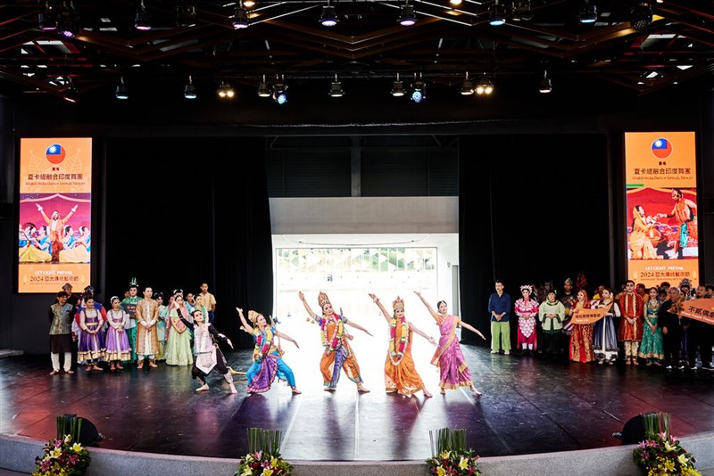 The Shakti India Dance Group put on their take on the classic Indian epic "Ramayana" at Yilan Park's National Center for Traditional Arts on Saturday. Photo courtesy of the National Center for Traditional Arts