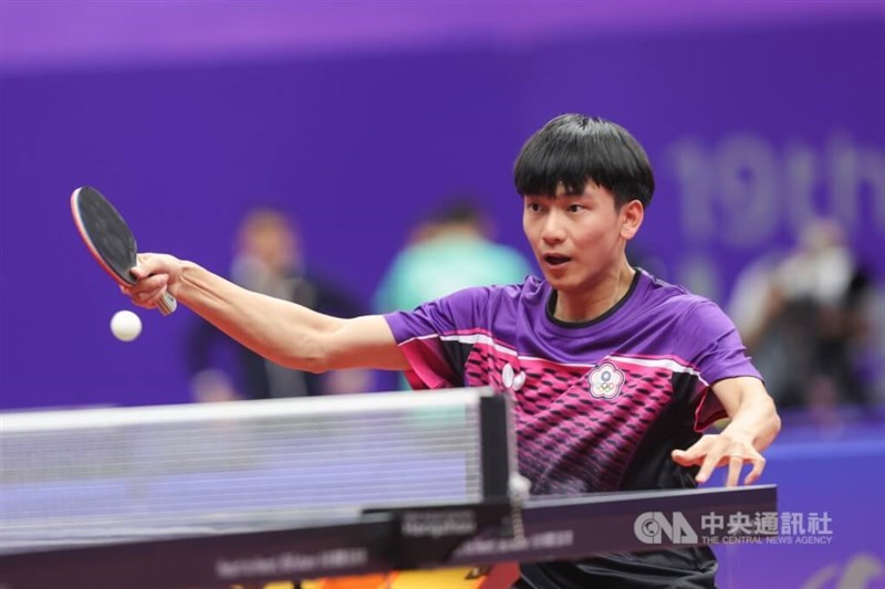 Taiwanese paddler competes in a table tennis match in 2023. CNA file photo