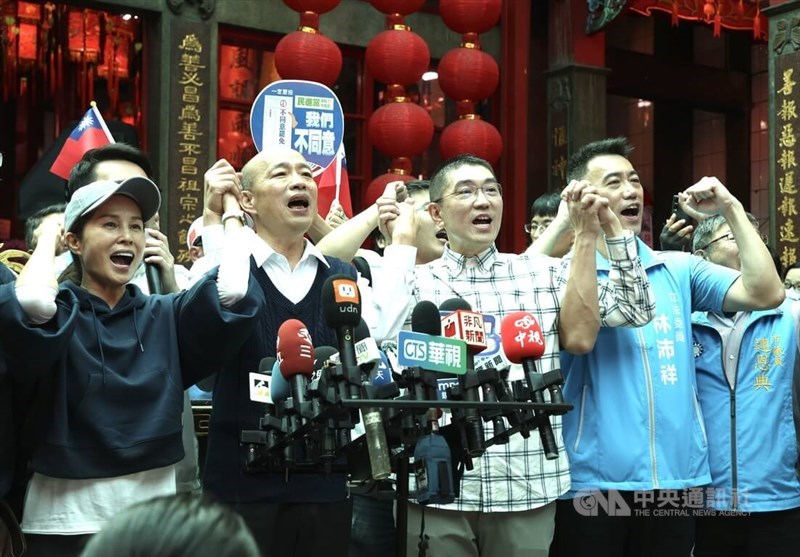 rom left, independent lawmaker Kao Chin Su-mei, Legislative Speaker Han Kuo-yu, Keelung Mayor Hsieh Kuo-liang, and Kuomintang lawmaker Lin Pei-hsiang participate in a campaign in Keelung on Saturday, urging citizens not to recall Hsieh in Sunday's election. CNA photo Oct. 12, 2024