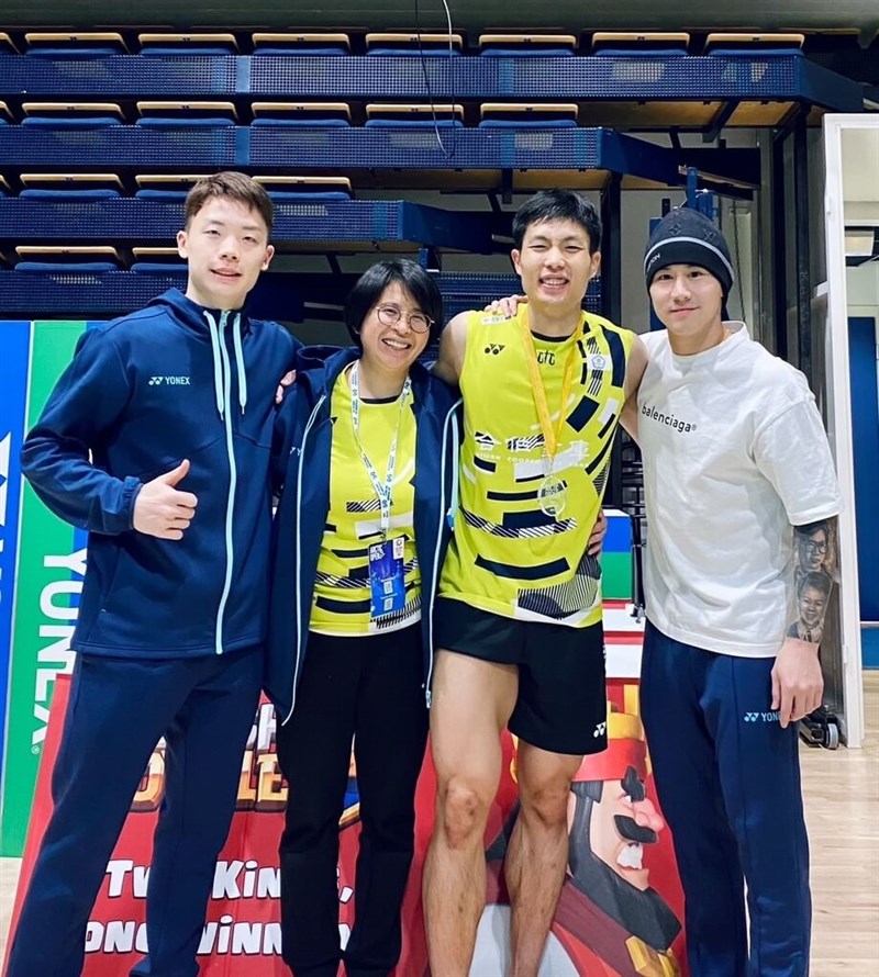 From left, badminton player Liu Guang-heng, Chou Tien-chen's physiotherapist Kao Min-shan, Chou Tien-chen and Yang Po-han, take a group picture to celebrate Chou's success in Finland Sunday. Photo courtesy of Kao Min-shan Oct. 13, 2024