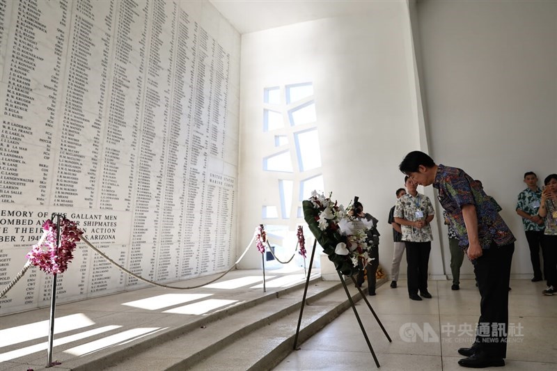 President Lai Ching-te bows to pay tribute during a visit to the USS Arizona Memorial at Pearl Harbor in Honolulu, Hawaii, on Saturday. CNA photo, Nov. 30, 2024