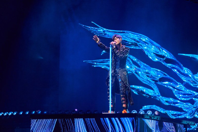 Jay Chou stages his solo concert at the Taipei Dome on Thursday. Photo courtesy of JVR Music