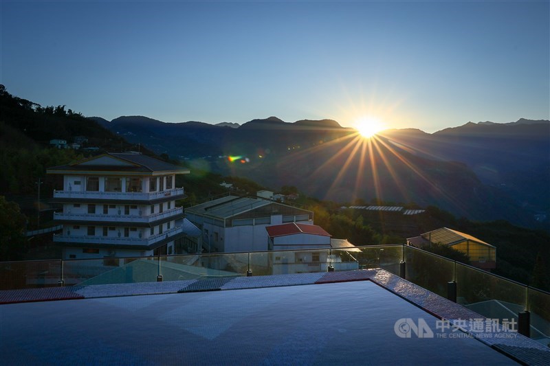 A sunrise emerges over Alishan in this CNA file photo.