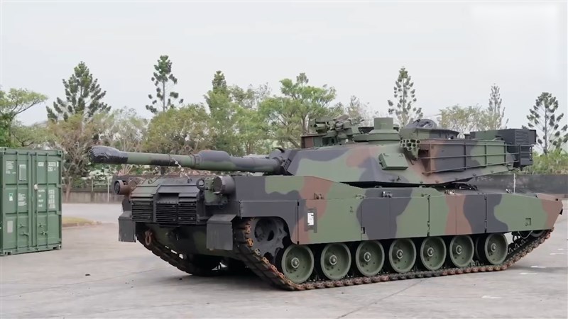 A U.S.-made M1 Abrams main battle tank painted in green jungle camouflage. Photo courtesy of the Military News Agency