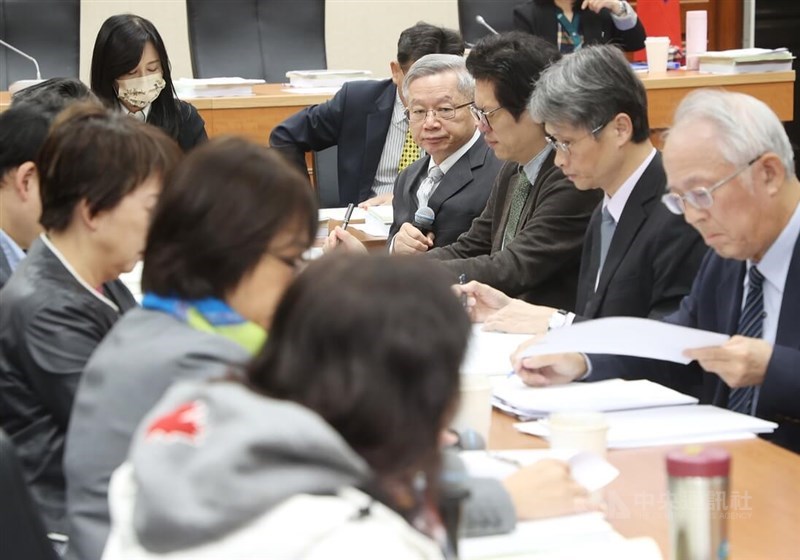 Wu Cheng-wen (fourth right), head of the National Science and Technology Council attends a meeting on Thursday. CNA photo Dec. 19, 2024