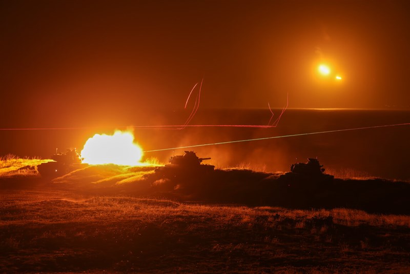 Tanks carry out nighttime live-fire drills on Wednesday night in Penghu County. Photo courtesy of Penghu Defense Command Dec. 19, 2024