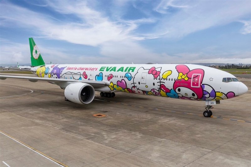 An EVA Air plane with a new Hello Kitty-themed livery. Photo courtesy of EVA Airways