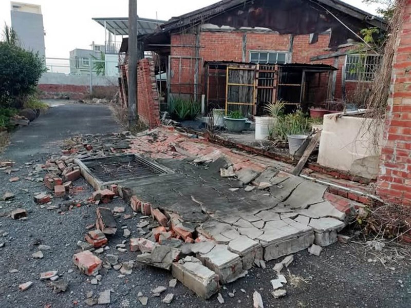 A brick wall collapses in Lucao Township, Chiayi County after a magnitude 6.4 earthquake in southern Taiwan early Tuesday morning. Photo courtesy of Yen Pei-yu (嚴珮瑜) Jan. 21, 2025