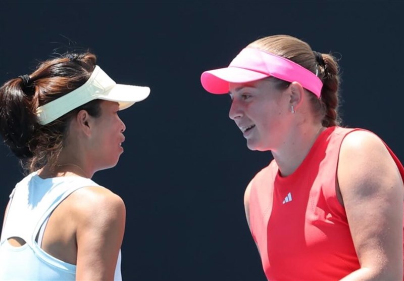 Hsieh Su-wei (left) and her partner Jelena Ostapenko during the Australian Open women's doubles semifinal. Photo taken from x.com/AustralianOpen