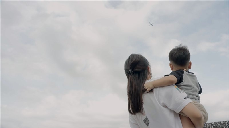 A still from “When the Plane Passes By.” Photo credit: Serve the People Association in Taoyuan