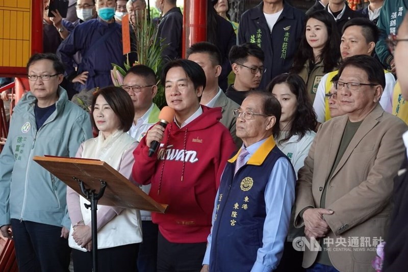 President Lai Ching-te (front, center) delivers a speech at a Pingtung County temple on Thursday. CNA photo Jan. 30, 2025