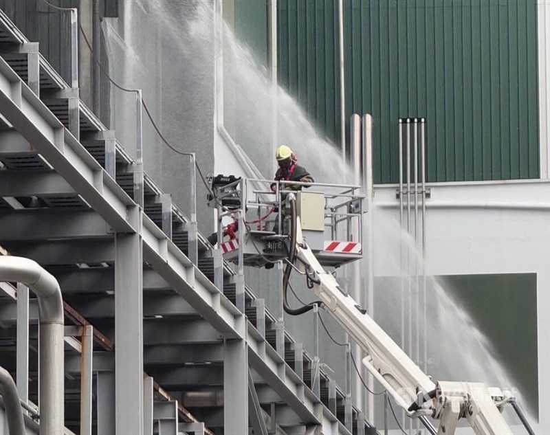 Firefighters put out fire that broke out at a chemical fiber factory in Hsinchu County on Thursday. CNA photo Feb. 6, 2025