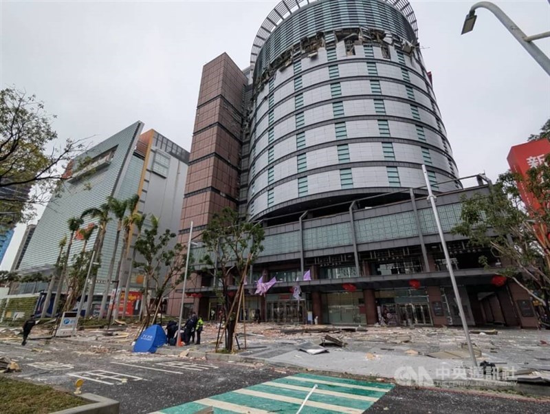 Areas around the department store is covered with fallen debris on Thursday. CNA photo Feb. 13, 2025