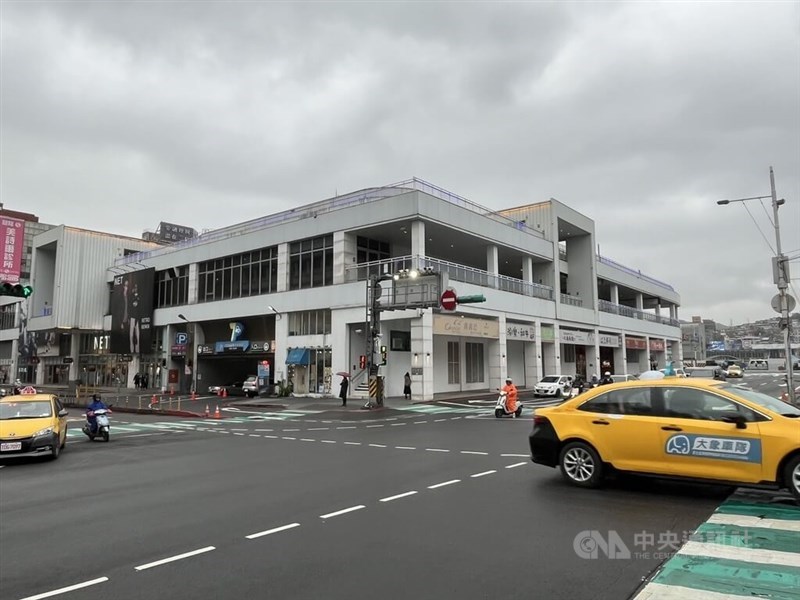 The disputed mall building in Keelung. CNA photo Feb. 19, 2025