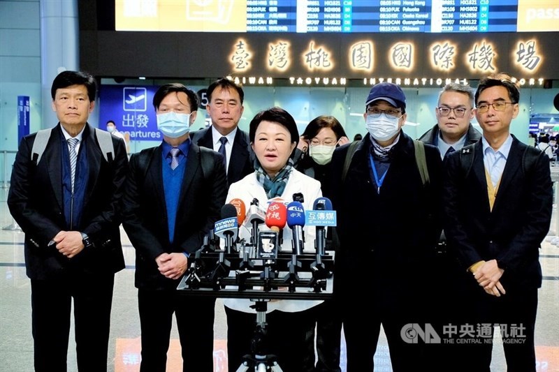 Taichung Mayor Lu Shiow-yen (center) leads a delegation to Japan on Monday. CNA photo Feb. 24, 2025