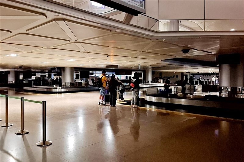 The main departure hall and other parts of Terminal 2 at Taiwan's Taoyuan International Airport hit by power outage at around noon on Wednesday. CNA photo March 12, 2025