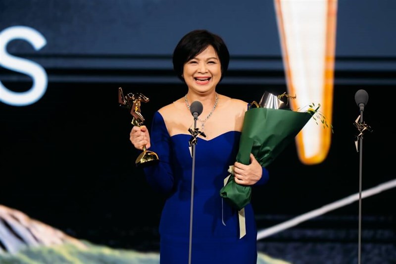 Yang Kuei-mei (楊貴媚) from Taiwan receives the Best Supporting Actress award at the 18th Asian Film Awards held in Hong Kong on Sunday. Photo taken from x.com/AsianFilmAwards