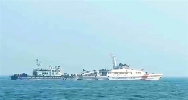 Four China Coast Guard vessels sail into restricted waters south of Kinmen County on Tuesday afternoon. Photo courtesy of the Coast Guard Administration's (CGA) Kinmen-Matsu-Penghu Branch.