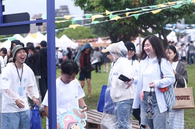 Young people enjoy a day out in this CNA file photo