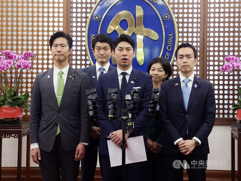 Director of the Youth Division of Japan's Liberal Democratic Party Yasutaka Nakasone (center) speaks on behalf of the delegation he led to Taiwan at an event at Taiwan's Ministry of Foreign Affairs. CNA photo May 2, 2025