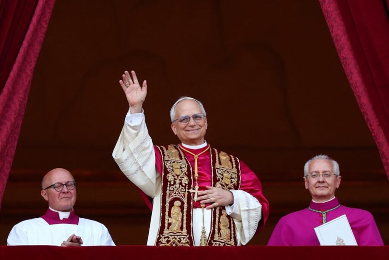Pope Leo XIV (center). Photo: Reuters