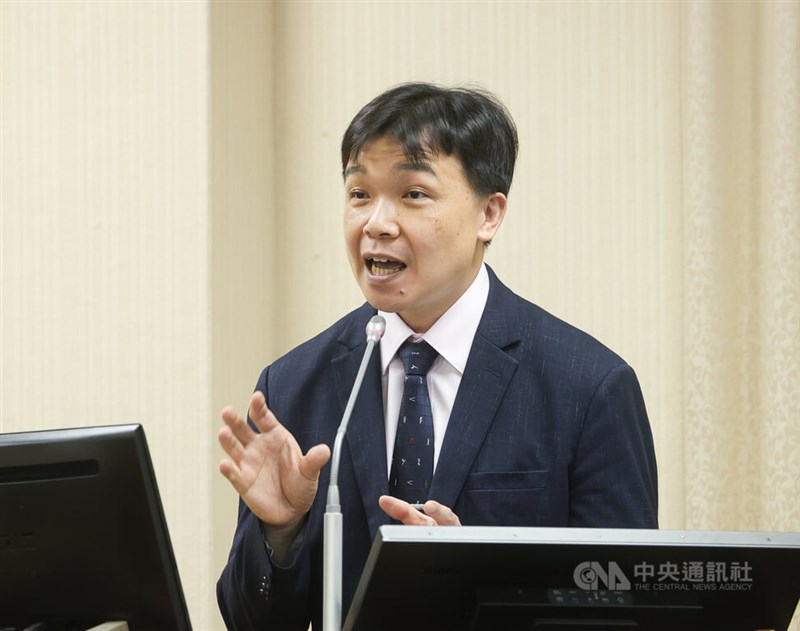 Mainland Affairs Council Deputy Minister Shen Yu-chung speaks to lawmakers at a legislative committee on Thursday. CNA photo May 15, 2025