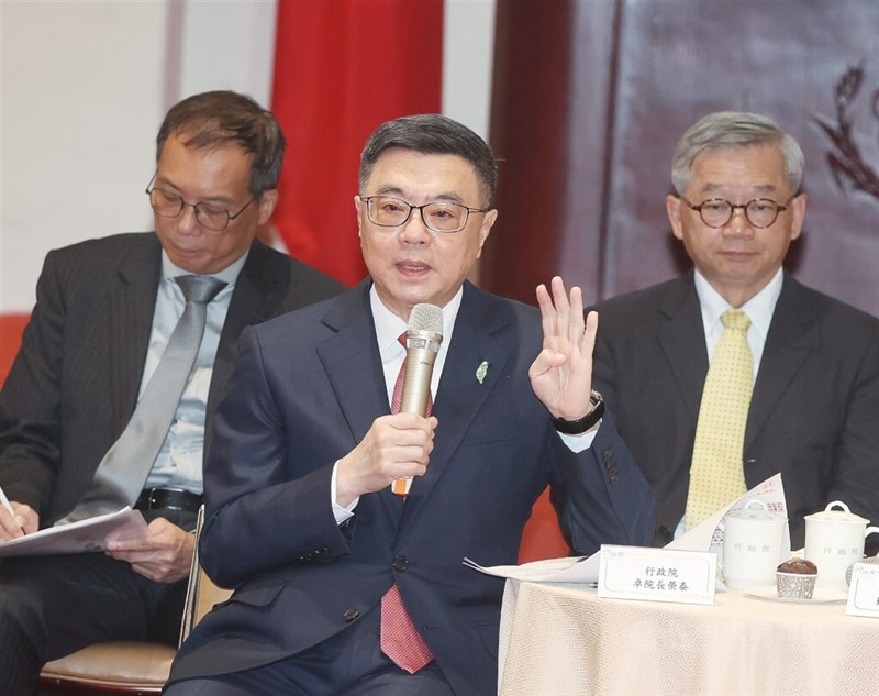 Cho Jung-tai (center). CNA photo May 16, 2025