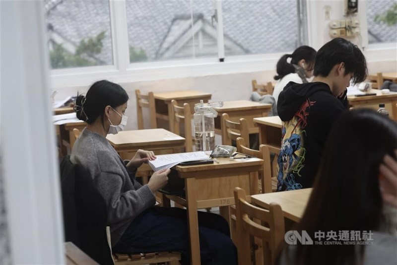 Students study up right before an exam in this CNA file photo
