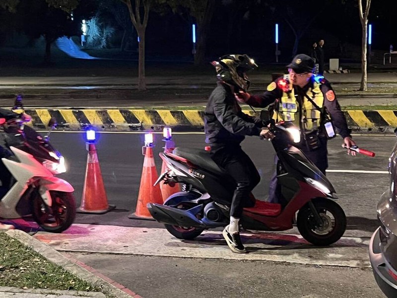 A police officer conducts a traffic stop in this illustrative photo. Photo courtesy of local authorities