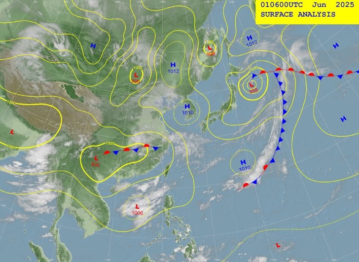 Graphic: Central Weather Administration (UTC is eight hours behind Taipei)