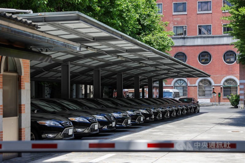 Government vehicles are parked inside Control Yuan's parking lot on Monday in this CNA photo for illustrative purpose. CNA photo June 2, 2025
