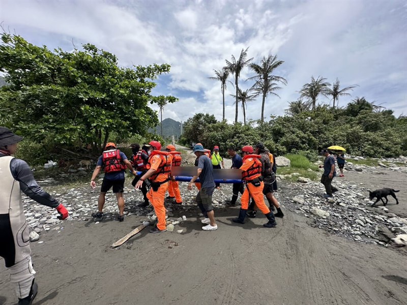 Coast guard officers find the body of a missing high school student near the northern reefs of Douli beach on Tuesday. Photo courtesy of the CGA Eastern Branch