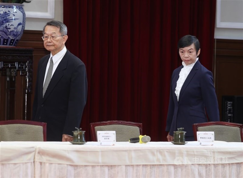 Tsai Chiu-ming (left) and Su Su-e (right) attend a press conference held at the Presidential Office in Taipei on March 21, 2025. CNA file photo