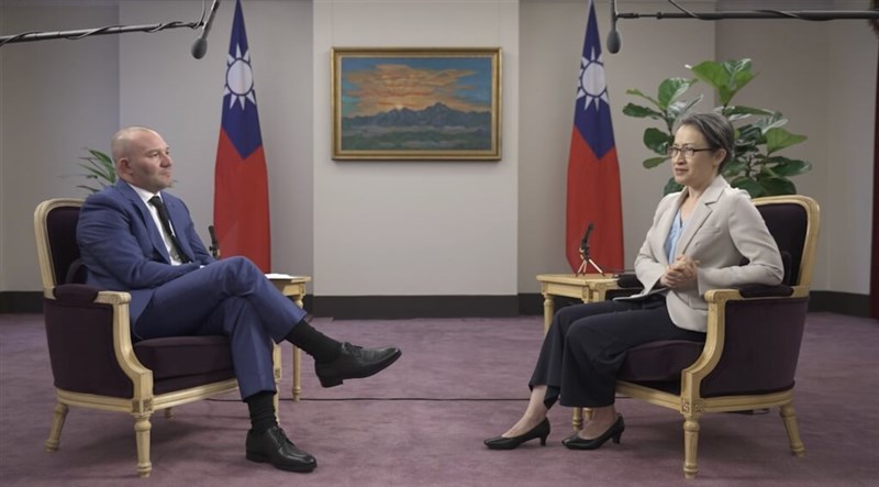 Vice President Hsiao Bi-khim (right) talks with American podcaster Shawn Ryan in a recent interview. Screenshot from the Shawn Ryan Show