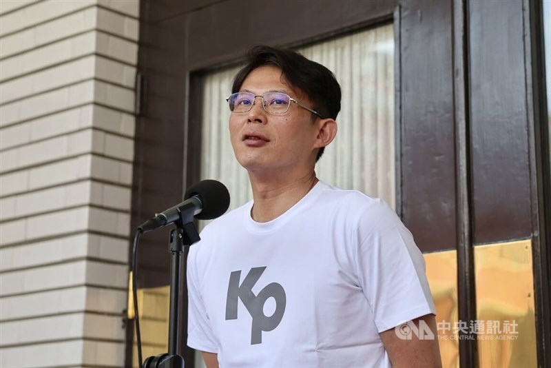 Taiwan People's Party (TPP) Chairman Huang Kuo-chang speaks to the media outside the Legislative Yuan in Taipei on Friday. CNA photo June 20, 2025