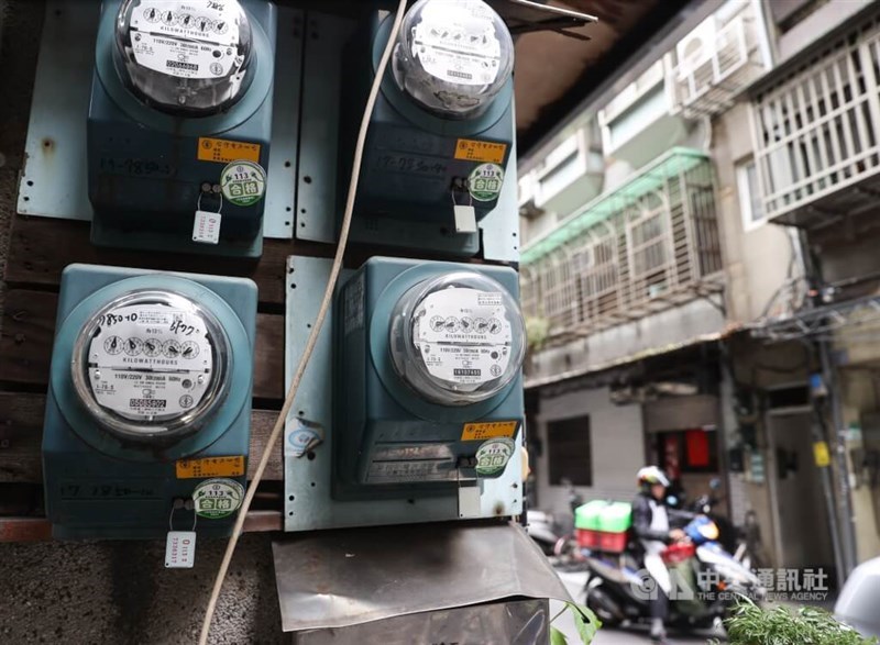 Electricity meters are seen installed on the exterior wall of an old residential building in Taipei. CNA file photo