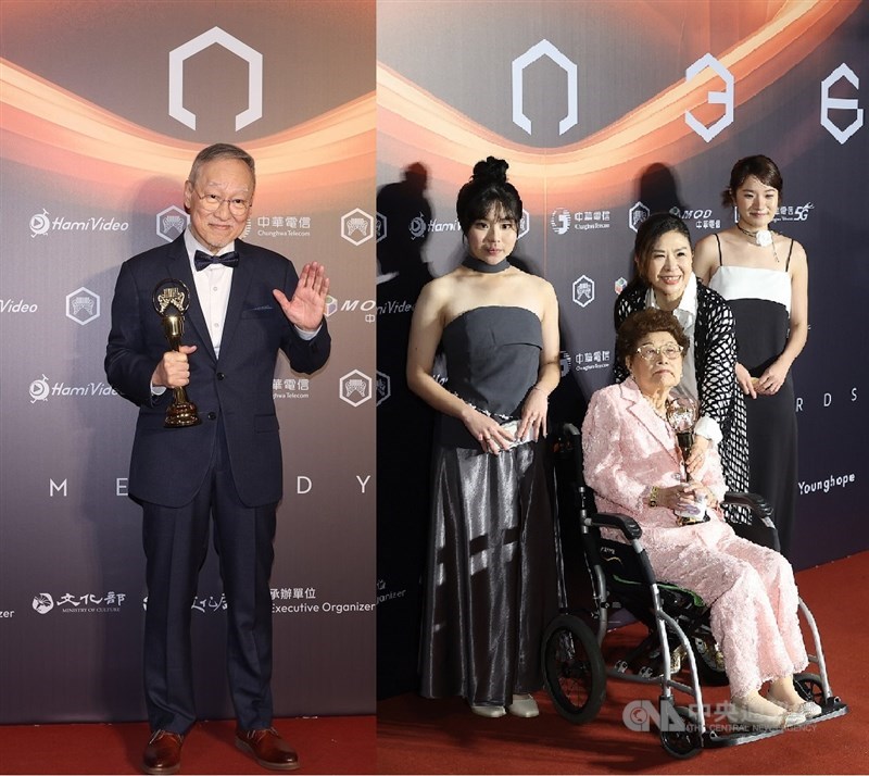 Weng Xiao-liang (left) and the late Ma Chao-chun are honored with the Special Contribution Award at the 36th Golden Melody Awards, with the latter’s family members (right) receiving it on his behalf on Saturday. CNA photo June 28, 2025