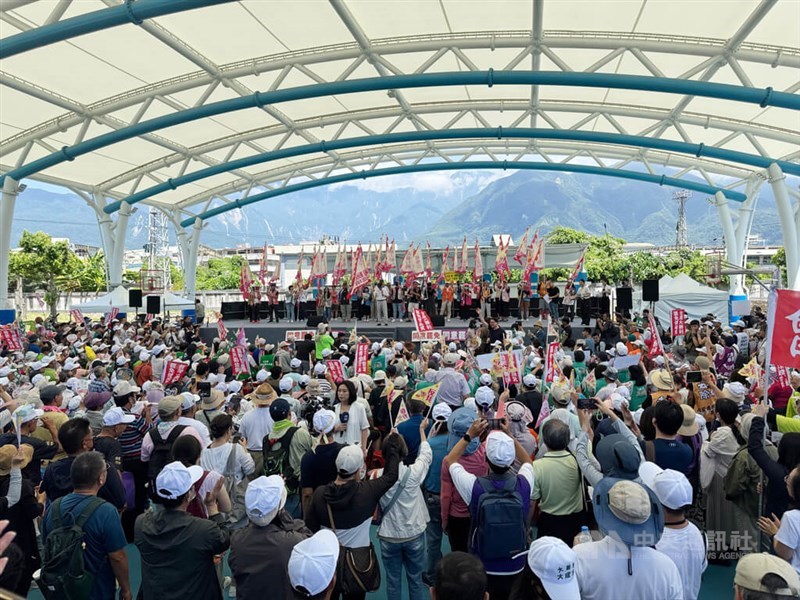 A campaign to recall Kuomintang lawmakers takes place in Hualien County on Friday. CNA photo July 4, 2025