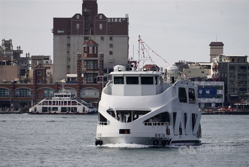A ferry service in Kaohsiung transports passengers in this CNA file photo for illustrative purpose